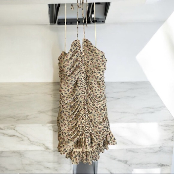 ZARA Summer Halter Cream Floral Dress
Love shack fancy inspired - Picture 5 of 15